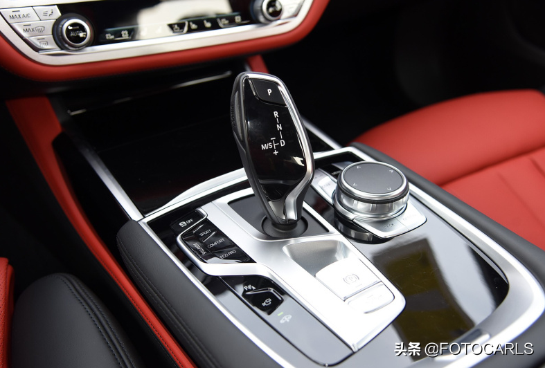 宝马7系最帅的版本，740Li xDrive黑焰版实拍，这霸气需要127.8万