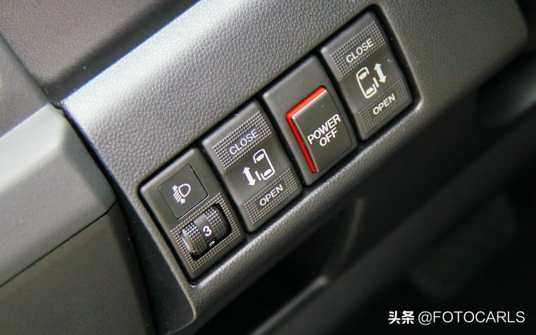 7座马自达5 2.0L实拍，最会玩操控的MPV，败在价格太任性？