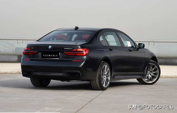 宝马7系最帅的版本，740Li xDrive黑焰版实拍，这霸气需要127.8万