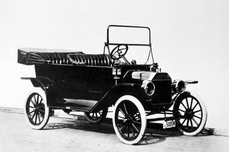 116年前，福特创始人售出第一辆汽车，并发明了“流水线”