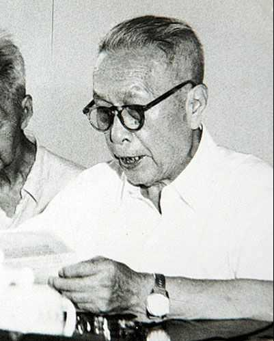 1951年一农民到乡公所讨水，看着毛主席像激动的说：他曾是我的兵