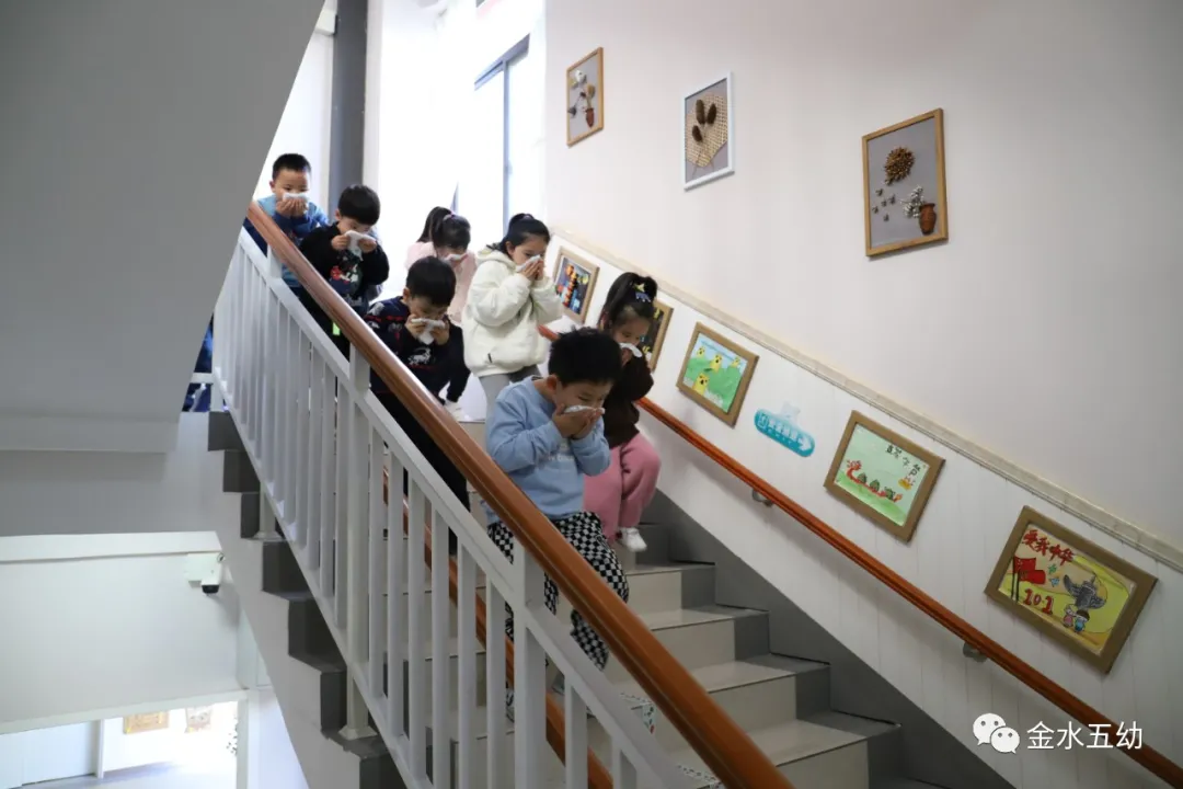 关注消防 防患未“燃”-金水区第五幼儿园消防安全培训（一）