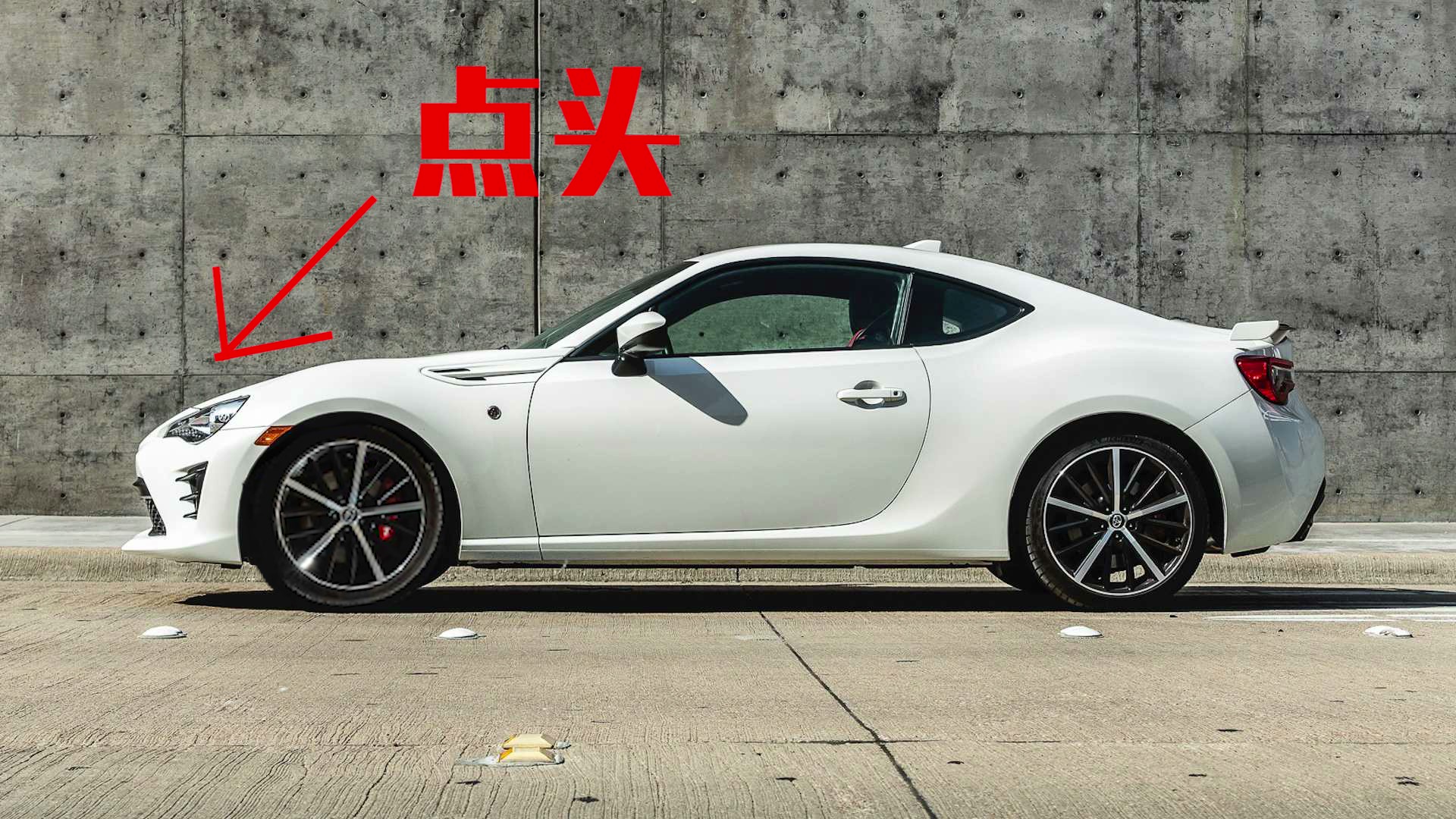 好车刹车卡钳在后？揭秘刹车时前轮还是后轮更关键