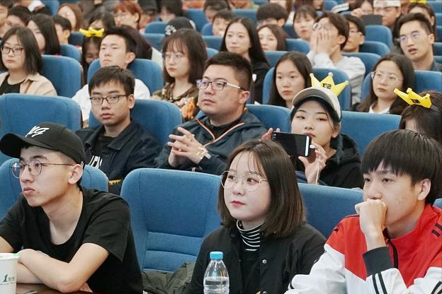 工业大学在全国高校中排名第三，位居国内顶尖理工类大学前列