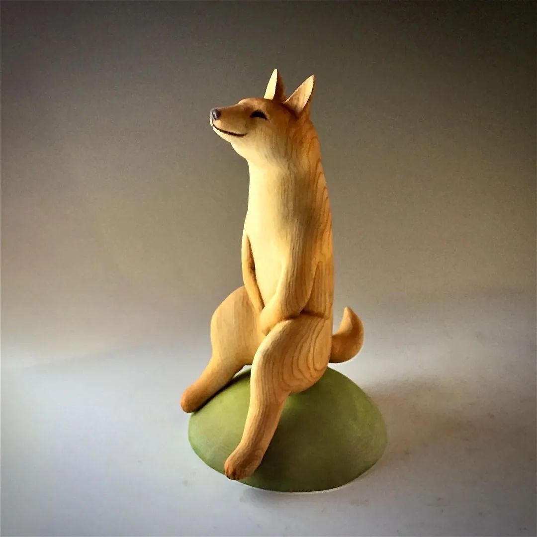 60岁日本老人的“治愈系”木雕，让人直呼“幸福”：太大胆了吧