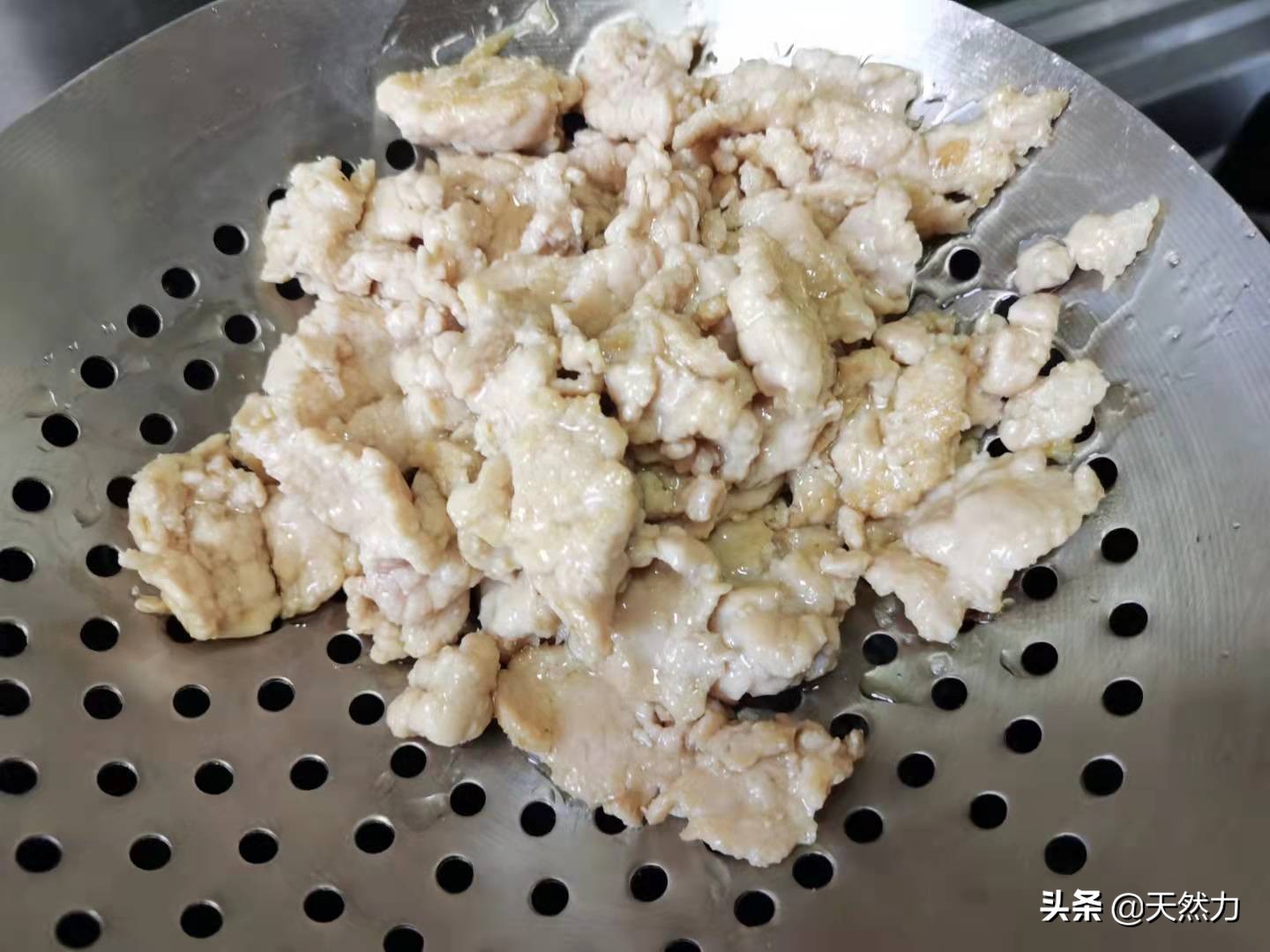 木须肉是传统的经典名菜，做法简单，步骤是关键，看一遍就能学会