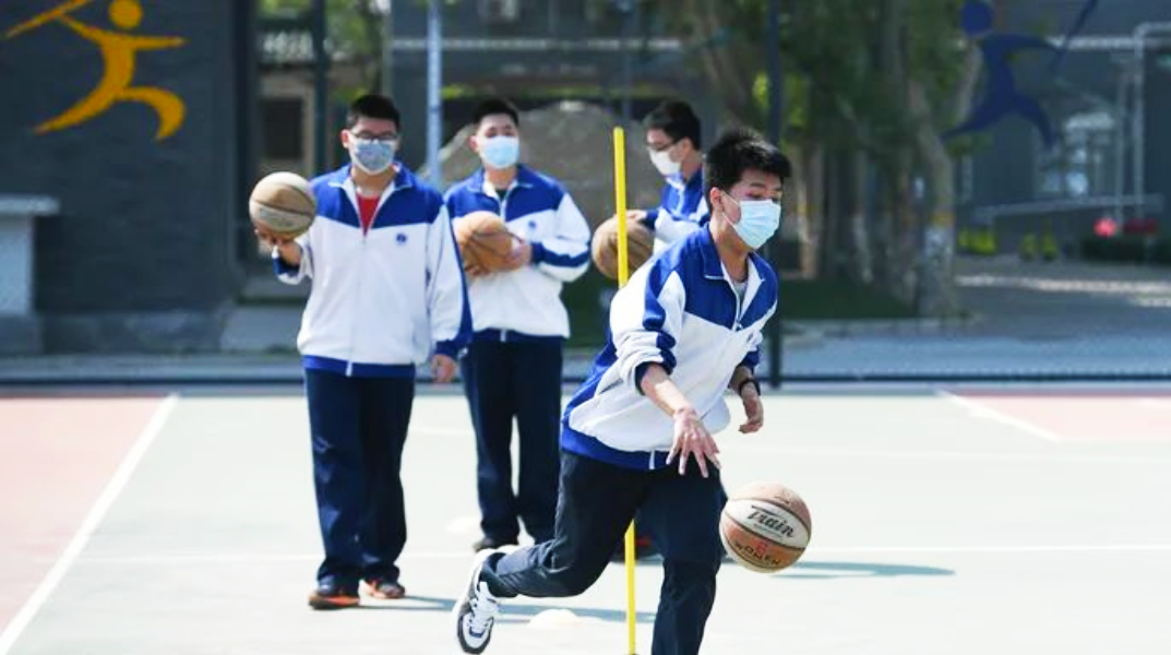 为何女生到了高中后劲不足，而男生会具有优势，尤其到了高三