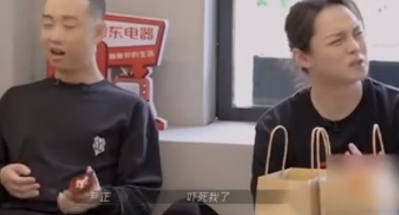 应采儿袁咏仪录大湾仔的夜，被恶作剧吓到，靓靓大嗓门喊话好厉害