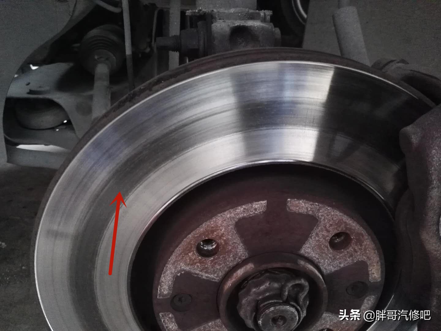 10万公里的车该如何保养？检查不是走马观花，保养不只是换机油