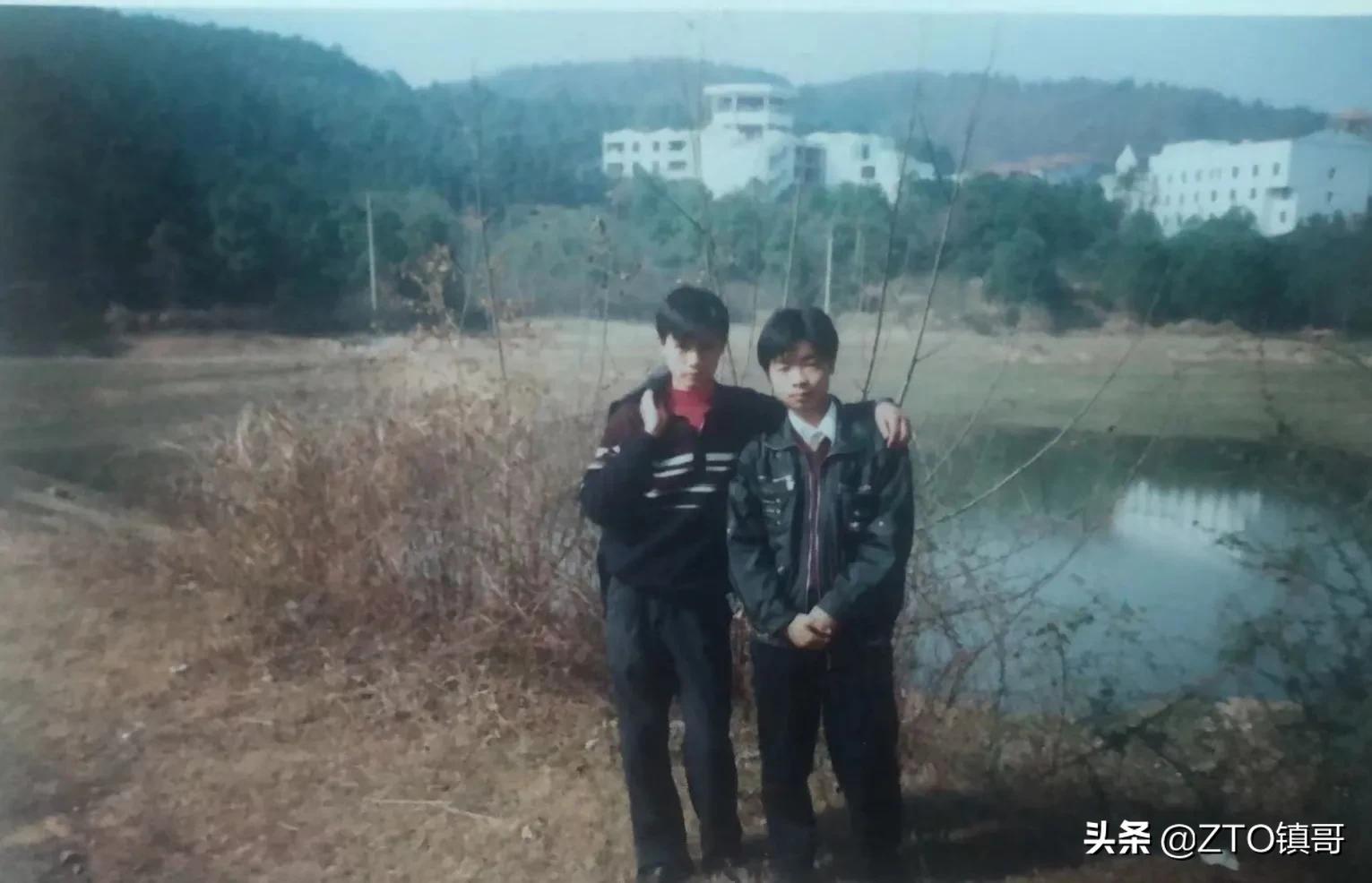 时光流转，岁月如梭，青春悄然离去，不禁令人感慨万千。