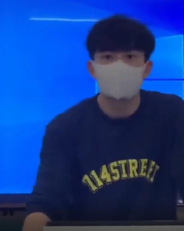 湖南一高校老师“火了”，戴上口罩像学生，取下口罩像明星