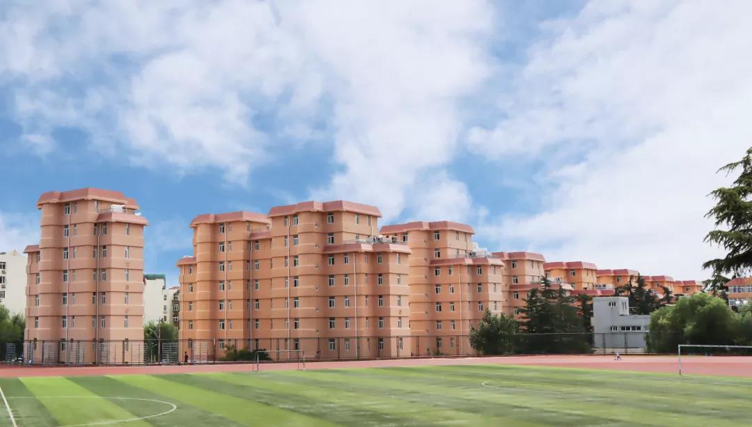 坐拥三大校区，占地2655亩，培养超30万精英，十个理由让你爱上山东这所高校！