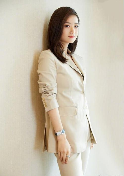 蒋欣：中专学历，非科班出身，依靠华妃成功逆袭，女人就是要狠