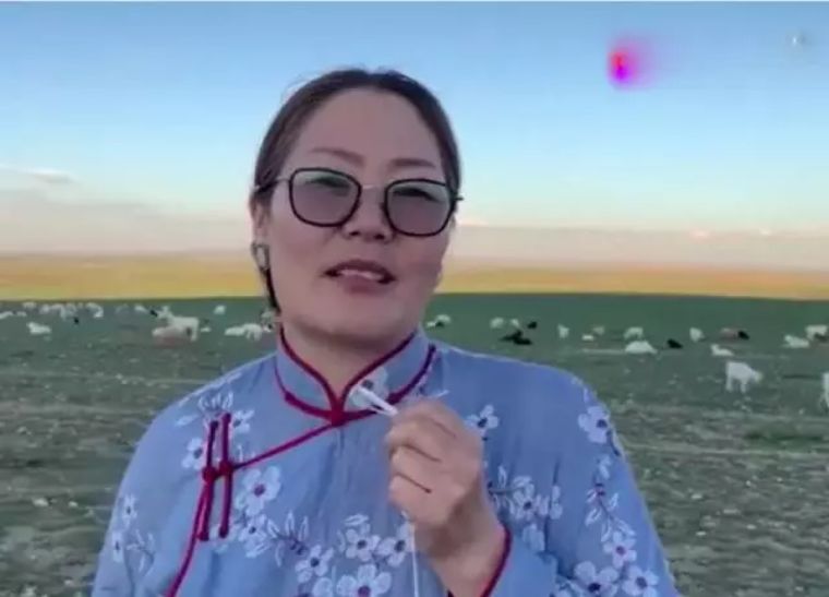 43岁母亲和儿子一起考上大学，好妈妈是孩子心中永远的光