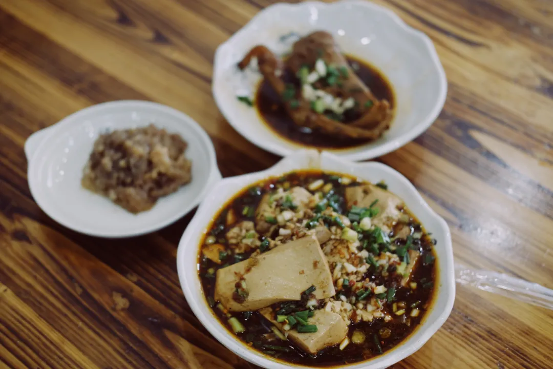 每顿人均20块，坐高铁来这座浙西小县城吃个过瘾