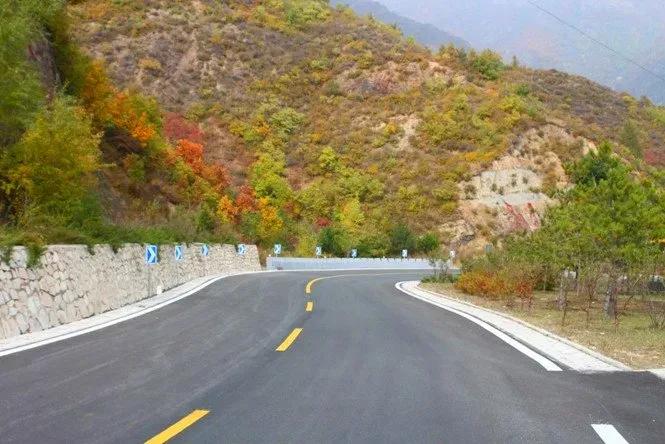 赏秋时节 </p><p>　　 打卡京郊这10条乡村公路，藏着北京最美的秋天