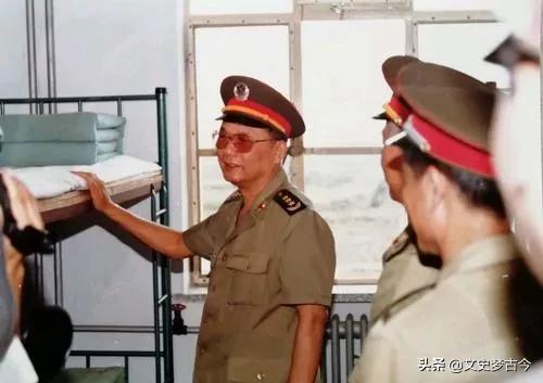 1988年，总后勤部领导配置为一正三副，都有谁？授予什么军衔？