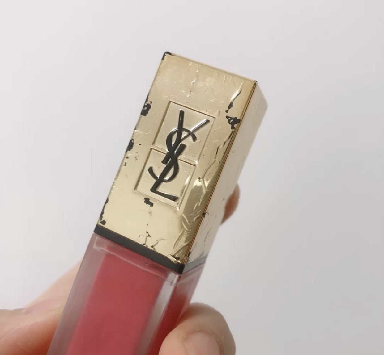 YSL口红很火，为什么实际买的人不多？看完这4个缺点就懂了