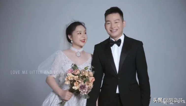 25岁厦门女孩，刚毕业就成为家庭主妇，仅用一年，实现年入千万