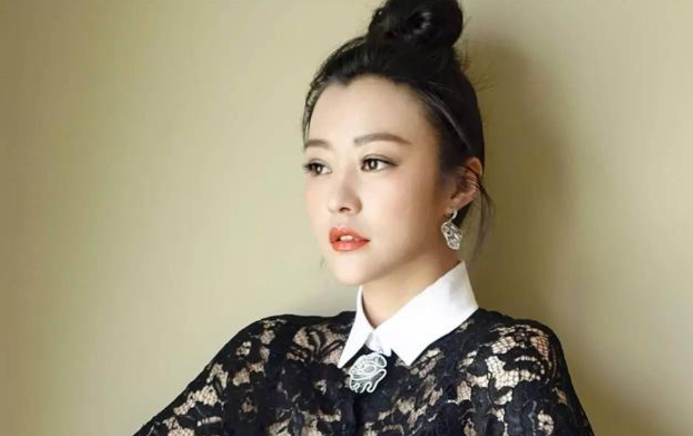 郝蕾:因拍裸戏被邓超嫌弃分手,与段奕宏上演大尺度话剧却成经典