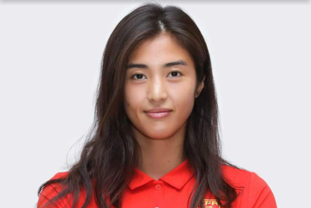 歌手赵丽娜本人照片(最美女足球员!