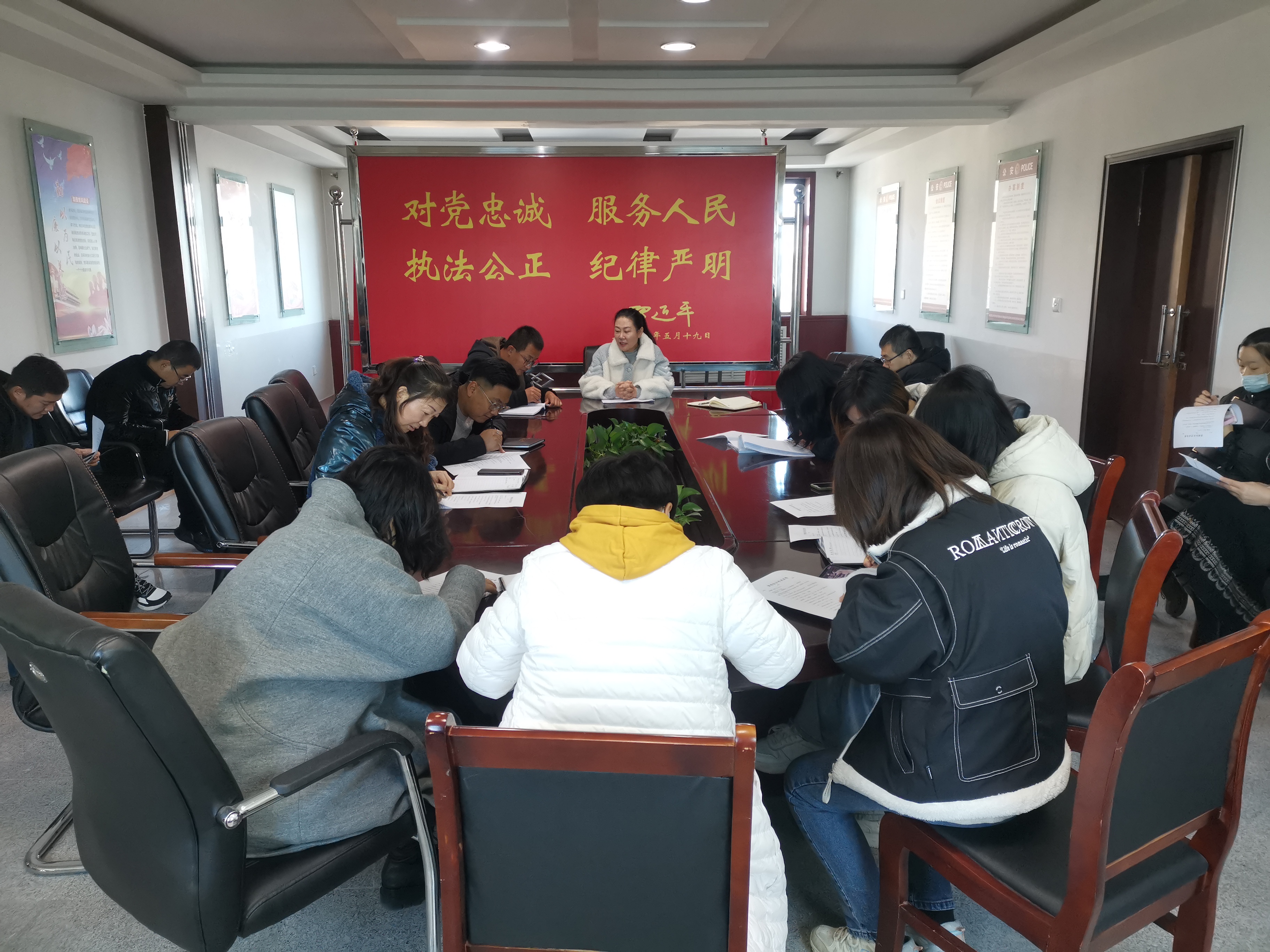 靖边县禁毒办组织全县禁毒专干进行禁毒知识考试