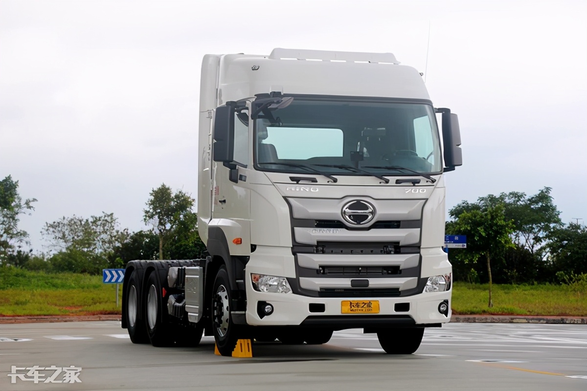 搭载u11c发动机 全新驾驶室,广汽日野700智臻牵引车全面升级