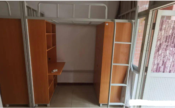 大一新生晒“包厢式宿舍”，让人羡慕不已，网友直言复读来得及吗