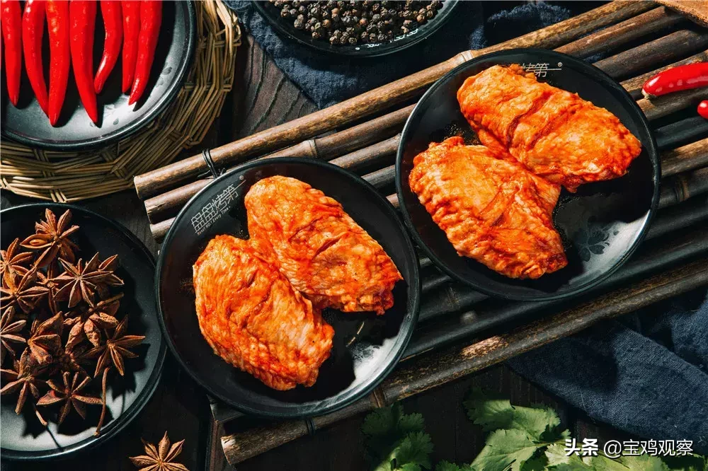 食尚街2期周年庆 </p><p>　　 三重豪礼、四店新开、千元大奖等你来！