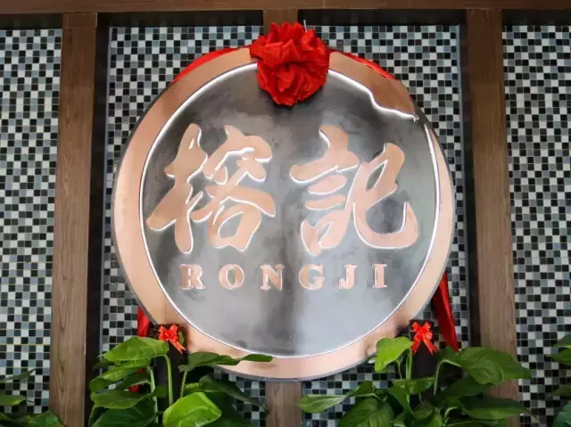 水律蛇/翻山58元斤！佛山吃蛇名店依靠平靓正出品，深得人心