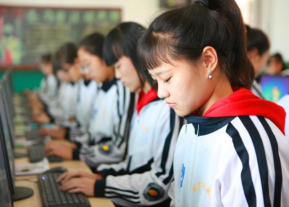 为正在考虑让孩子上中职的家长提供一些参考建议