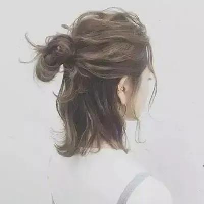 我妈结婚了，可是我不想恨她