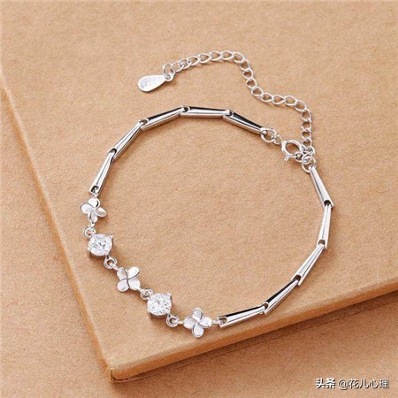 金牛座的女生具有王者风范,喜欢复杂而精美的设计,着看纯银手链设计