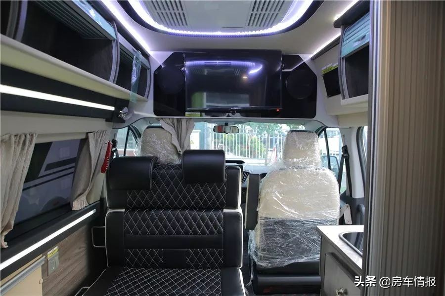 配全球十佳发动机的福特B型房车，日常坐6口，可上京牌不到30万