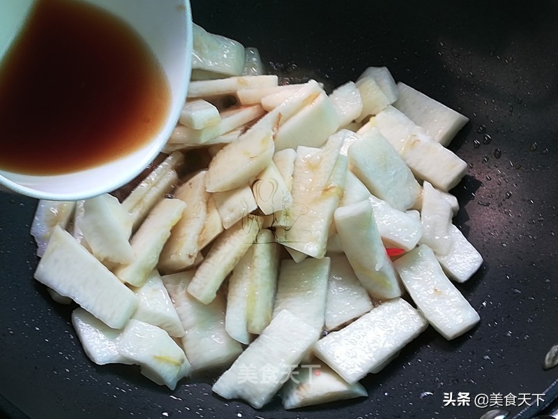 酸溜溜的味道，酸爽可口，开胃下饭，还帮油腻腻的肠胃减减负