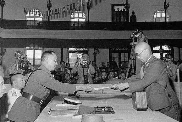 抗日十大名将（网民评选二战十大元帅）