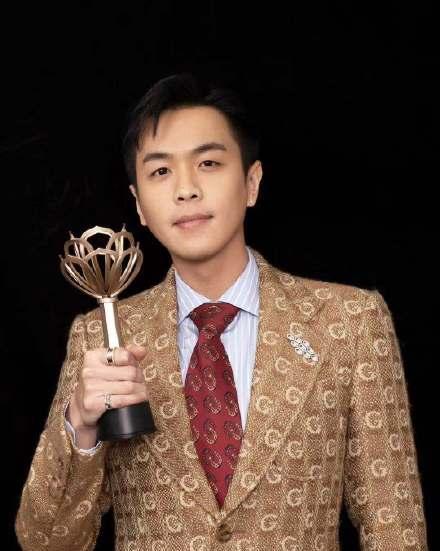 用情专一英年早婚，这5位年轻男演员，甩那些卖单身人设的几条街