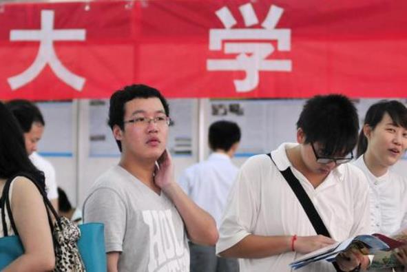 河南这一所“野鸡大学”遭曝光，坑害大学生，毕业证一文不值