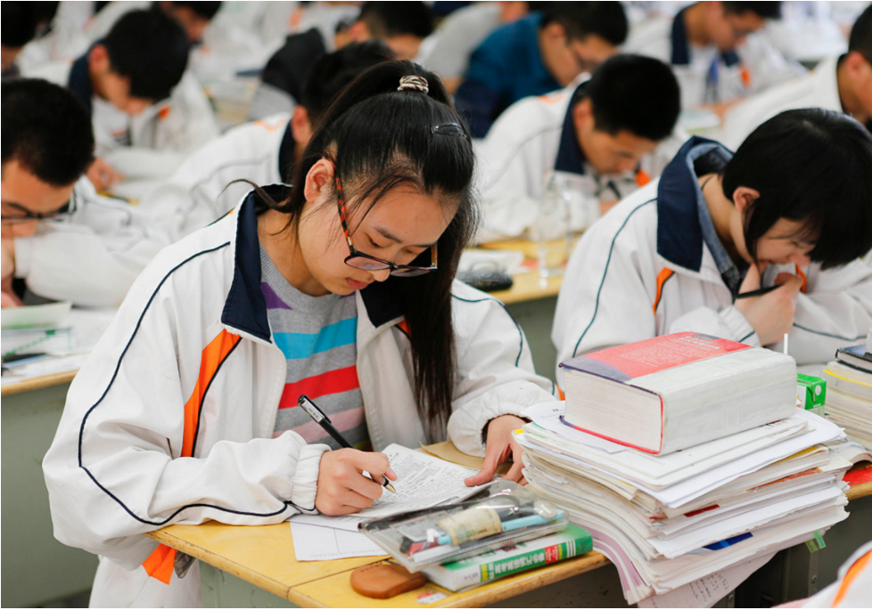 教育部传来“坏消息”，上大学或将变得更难，高三考生愁眉不展