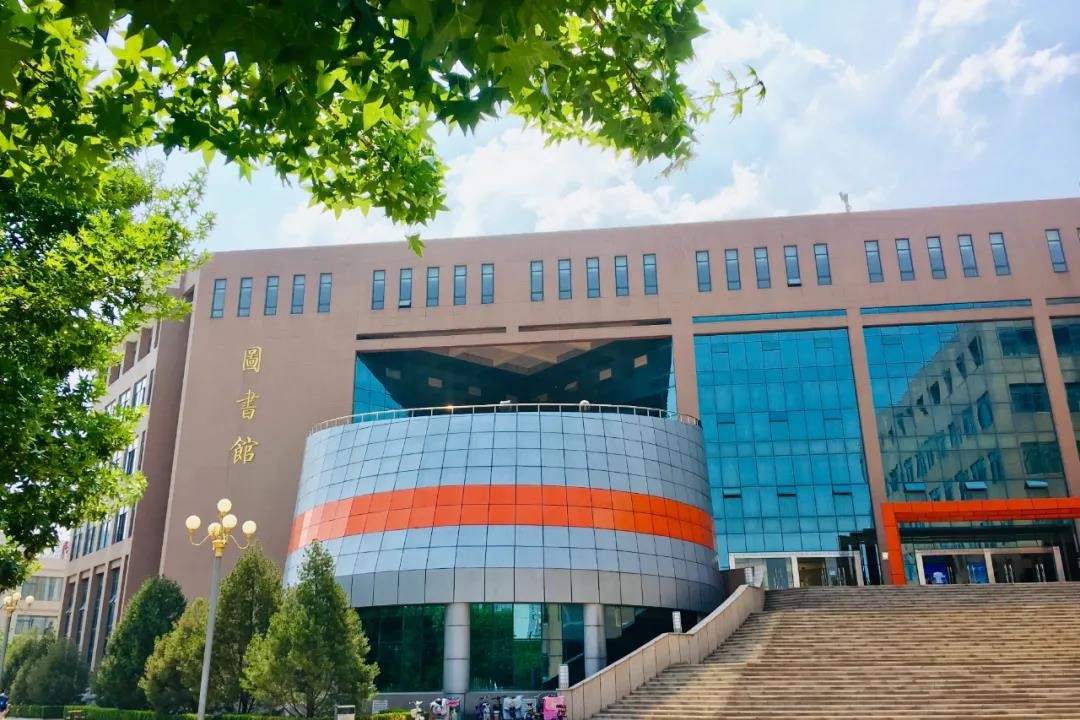 智慧教室、临靠景点，空调暖气一应俱全！山东财经大学等你来