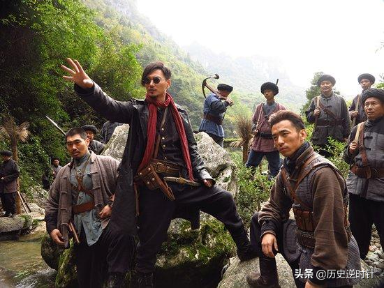 土匪里应外合，攻占资溪县城，惊动中央，十万军民搜山围歼