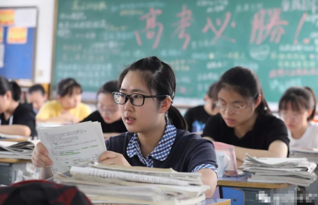 2022年恐成“高考最难年”，三大变化要重视，部分学生或无缘本科