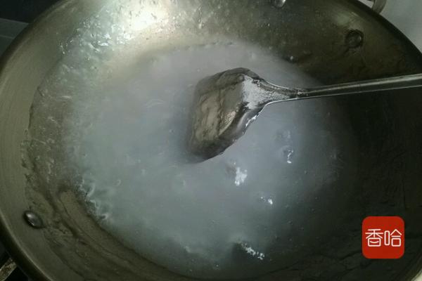 绿豆粉做凉粉方法（只需11步轻松教你做出美味绿豆凉粉）