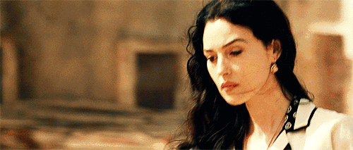 《西西里的美丽传说》：她因为太美丽，被嫉妒的女人群殴、剃光头