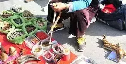 文玩市场骗局,骗的就是你啊!这几样东西千万别靠近!