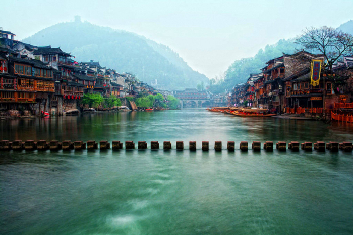 开发商的罪恶：把湘西古镇装扮得怡红快绿，沈从文：我不该写边城