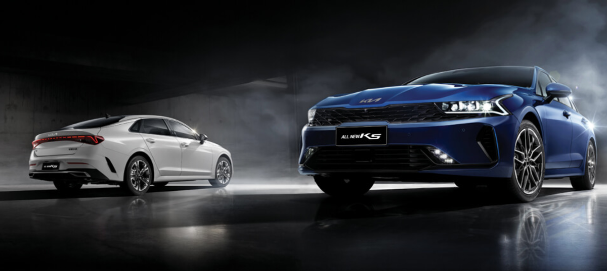 起亚K5为什么翻不了身？明明低一等还敢玩“三大件”内外有别