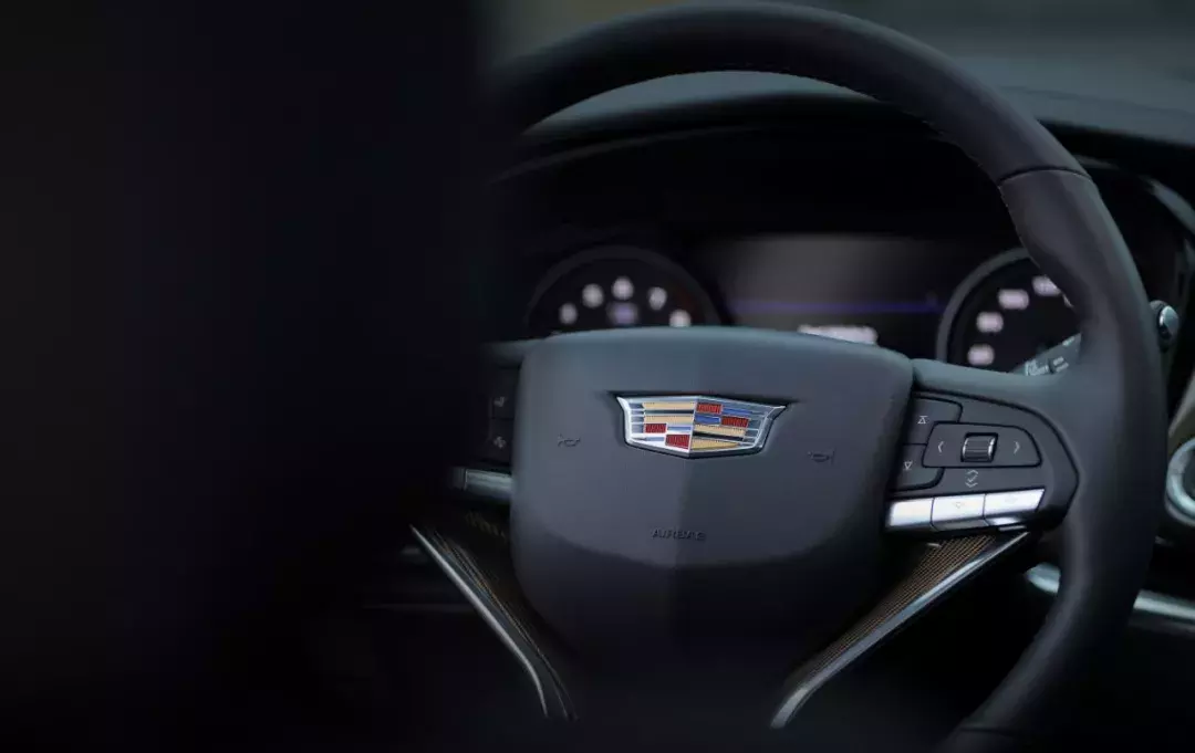 凯迪拉克XT6:想让精英大叔忘掉Alphard