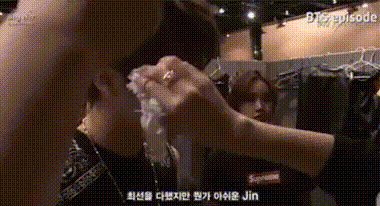 郑号锡电梯事件，V甩毛巾RAP，算尴尬吗？Jin：别看我的