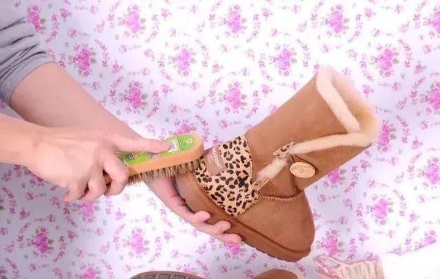 带毛的雪地靴不好洗？用点小苏打，去污还清异味！